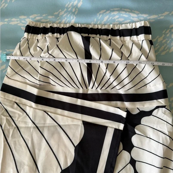 ʻOlu Dress Boutique Green - Picture 6 of 7